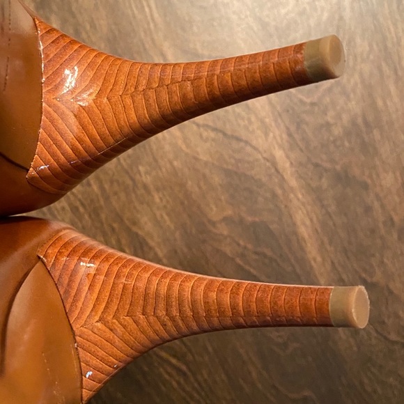 LOUIS VUITTON LV Spectator Stud Pumps Cognac leather size 37 6090 - Picture 10 of 15